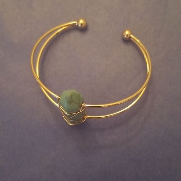 Turquoise gold tone cuff bracelet - Picture 3 of 10
